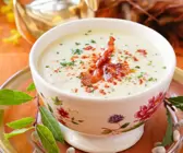 Cremige Gemüsesuppe mit Speck
