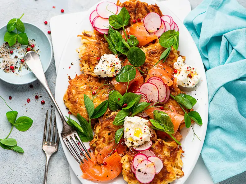 Kartoffelpuffer mit Lachs und Frischkäse
