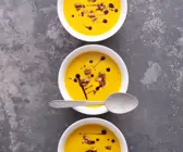 Kürbis-Apfel-Suppe mit Ingwer