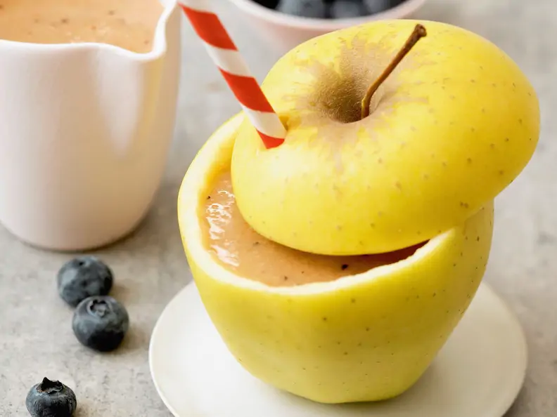 Apfel-Möhren-Heidelbeer-Smoothie