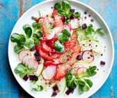 Salat mit Räucherlachs, Roter Bete und Apfel