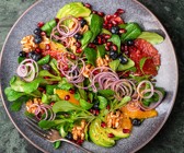 Feldsalat mit Orangen und Granatapfelkernen