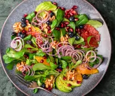 Feldsalat mit Orangen und Granatapfelkernen