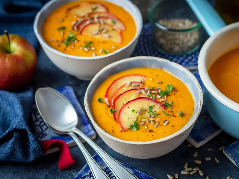 Kürbissuppe mit Apfel und Ingwer