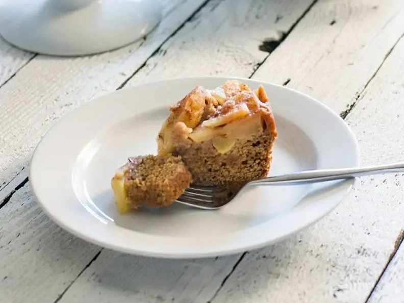Apfel-Nusskuchen