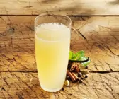 Apfel-Gewürz-Limonade