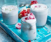 Smoothie mit Granatapfel und Pistazien