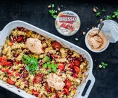Nudelsalat mit mediterranem Gemüse, Granatapfelkernen und Walnüssen