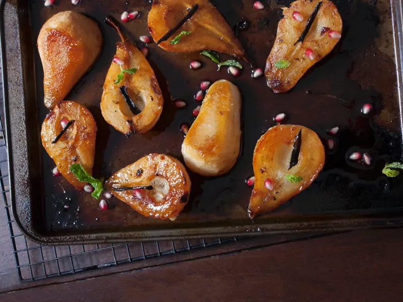 Gebratene Vanillebirnen mit Granatapfel