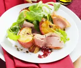 Salat mit Apfel und Gänsebrust