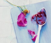 Apfel-Kirsch-Gelee mit Rosensirup