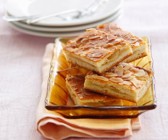 Apfelkuchen vom Blech mit Mandeln