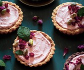 Tartelettes mit Frischkäse-Granatapfel-Creme