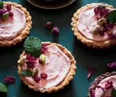 Tartelettes mit Frischkäse-Granatapfel-Creme