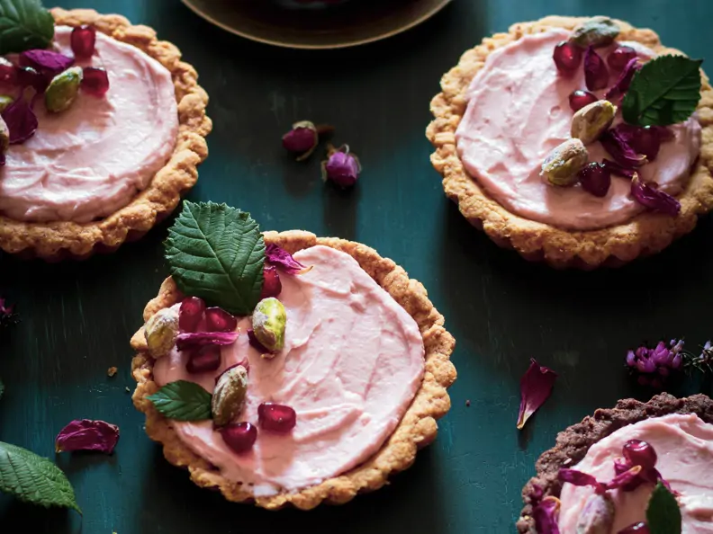 Tartelettes mit Frischkäse-Granatapfel-Creme