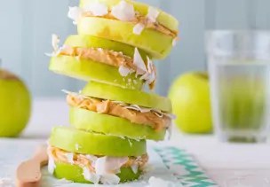 Apfel-Sandwich mit Erdnussmus