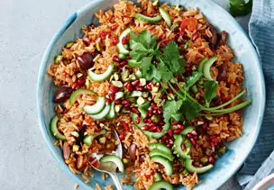 Reissalat mit Granatapfelkernen und Pistazien