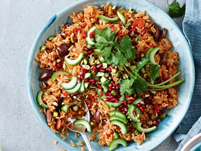 Reissalat mit Granatapfelkernen und Pistazien