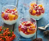 Orangensalat mit Reispudding und Granatapfel