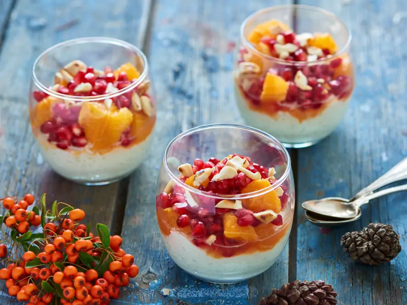 Orangensalat mit Reispudding und Granatapfel