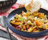 Kürbis-Steckrüben-Gemüse mit Granatapfel