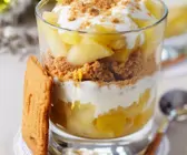 Bratapfel-Dessert mit Spekulatius