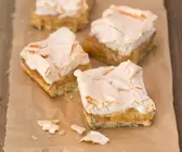 Apfelkuchen mit Mohn und Baiserhaube