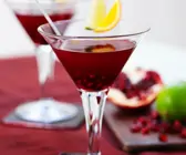 Cosmopolitan mit Granatapfelkernen