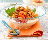 Obstsalat mit Papaya und Granatapfel