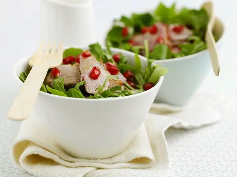 Gebratene Entenbrust mit Granatapfel und Salat