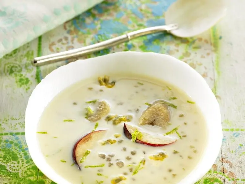 Süße Apfelsuppe mit Tapioka