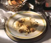 Apfel mit Parmesan und grünem Pfeffer