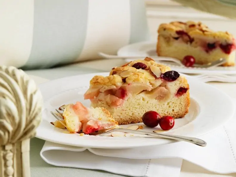 Apfelkuchen mit Cranberries