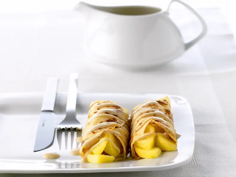 Pfannkuchen mit Apfelfüllung