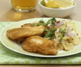 Karpfen im Bierteig mit Kartoffelsalat