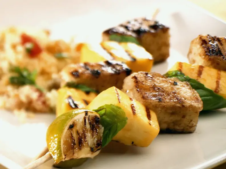 Tofu-Mango-Spieße vom Grill