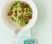 Vollkorn-Pasta mit Spinatsauce