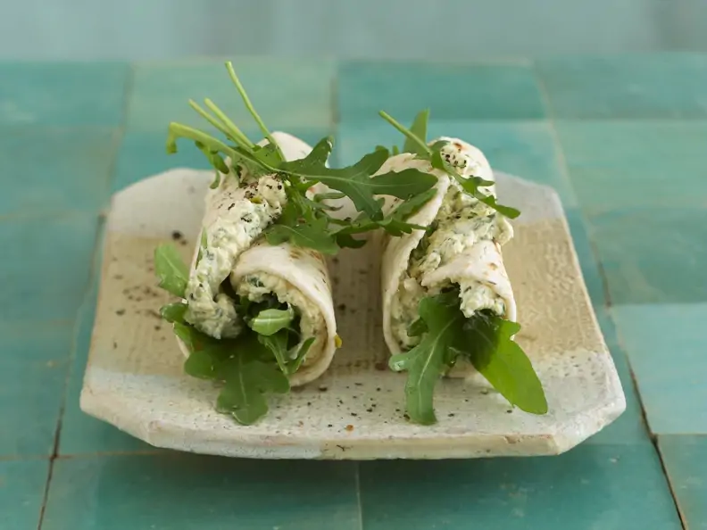 Würzige Röllchen mit Rucola