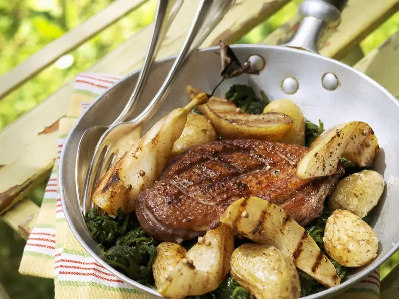 Entenbrustfilet mit gegrillten Birnen