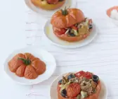 Cuore di bue (Ochsenherztomate) mit Gemüsefüllung
