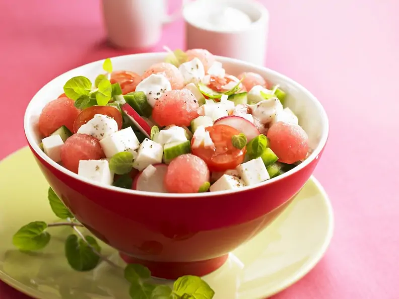 Feta-Wassermelonen-Salat mit Tomaten