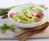 Kartoffel-Radieschen-Salat mit grünem Spargel