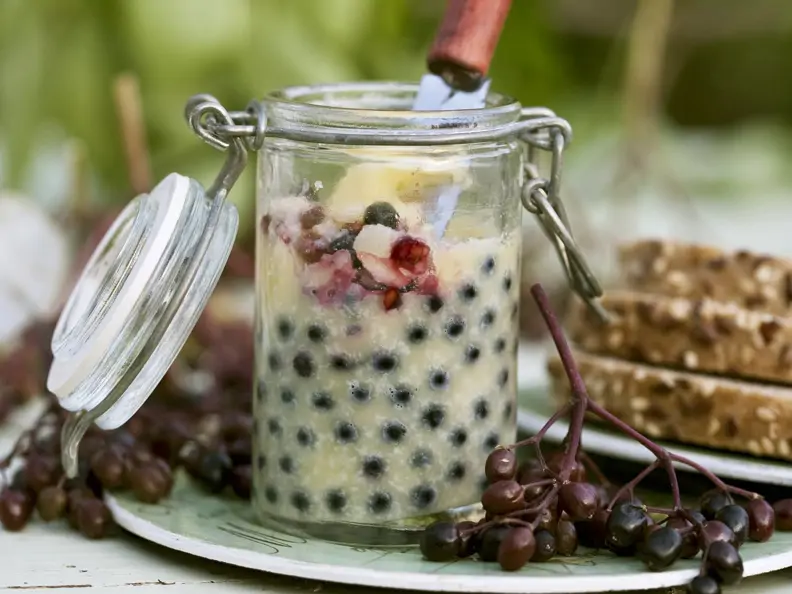 Holunderbeeren-Butter