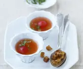 Tomatenbrühe mit Gemüse