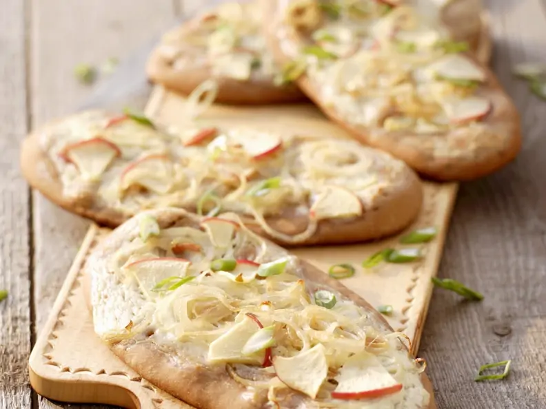 Maroni-Fladen mit Zwiebeln und Äpfeln