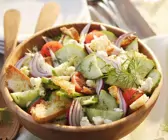 Bunter Brotsalat