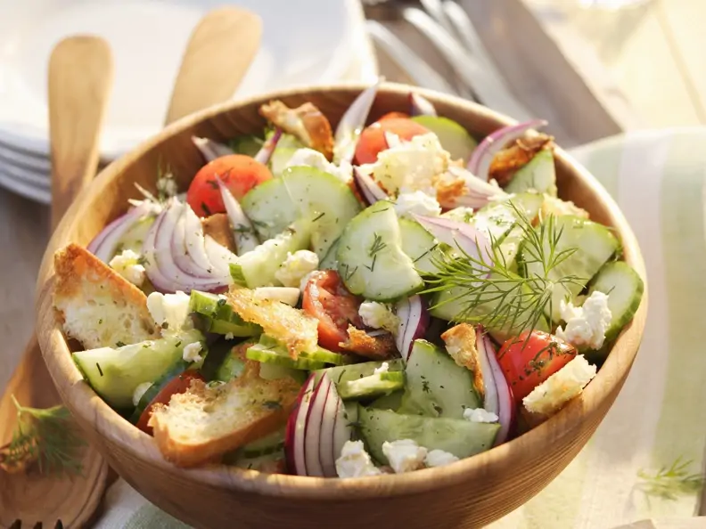 Bunter Brotsalat