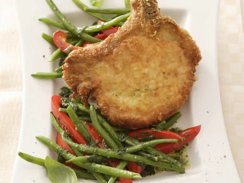 Schweinekotelett mit Parmesanpanade