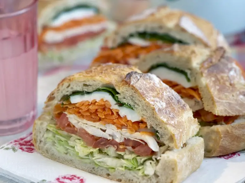 Gefülltes Brot mit Mozzarella