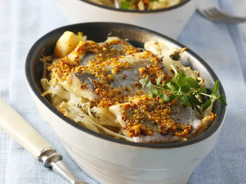 Gratinierter Senf-Hering mit Weißkohl